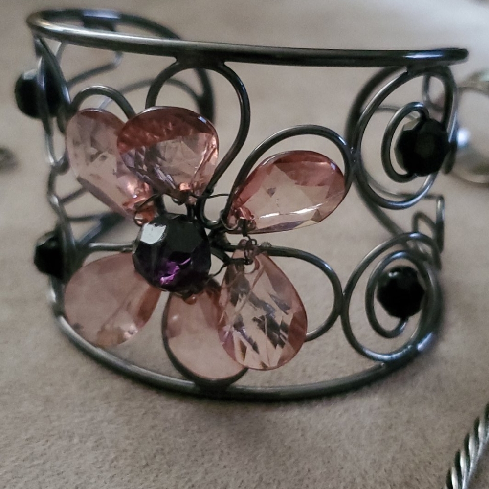 Wide wire flower cuff bracelet